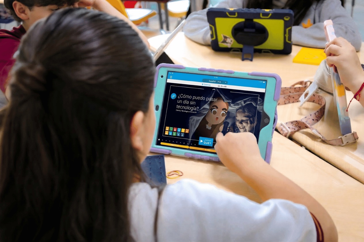 NWL elementary student using Geoboard math app with Knotion methodology